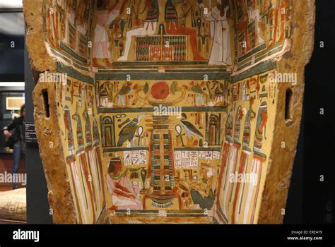  「Ancient Egyptian Coffins: A Cultural Perspective」 棺の芸術：古代エジプト文明の奥深き謎を解き明かす